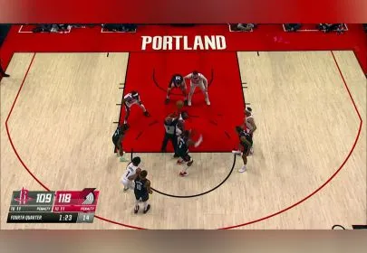 必须给大伙秀一个 小西蒙斯空接暴扣引爆全场